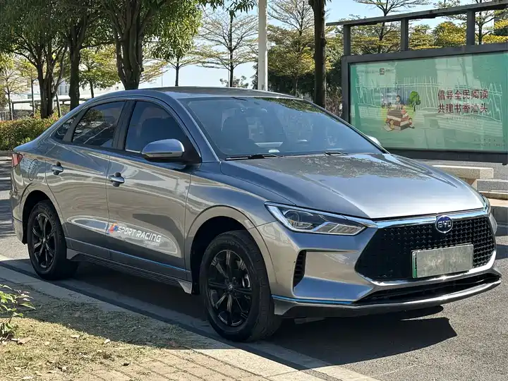 BYD E3