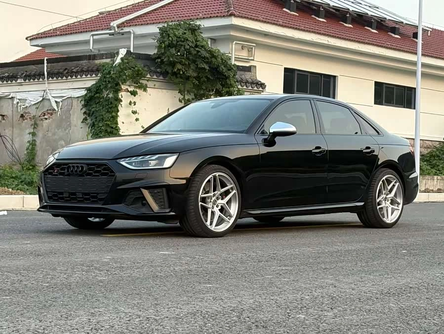 Audi S4